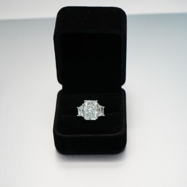 Trapeze Brilliance Diamond Ring